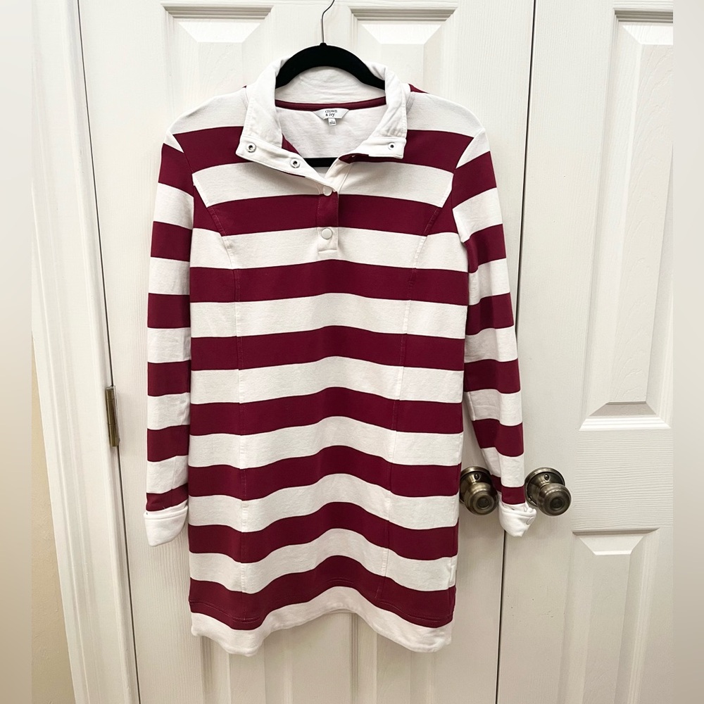 ⭐️3/$22⭐️ Women’s Crown and Ivy crimson red and white stripped long slee…